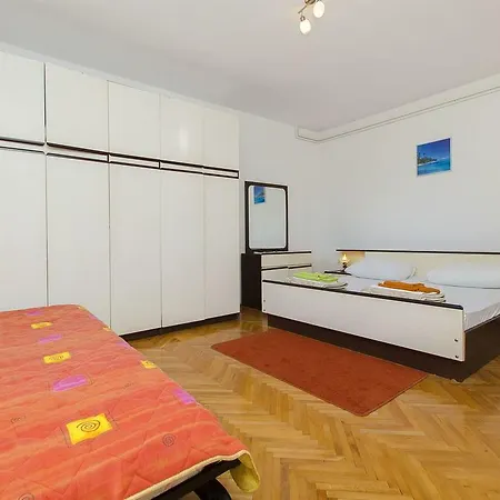 Rada Apartman Tisno